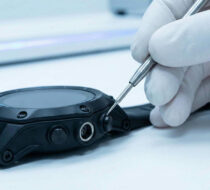 專業人員檢測 Shearwater Teric 傳感器與按鍵